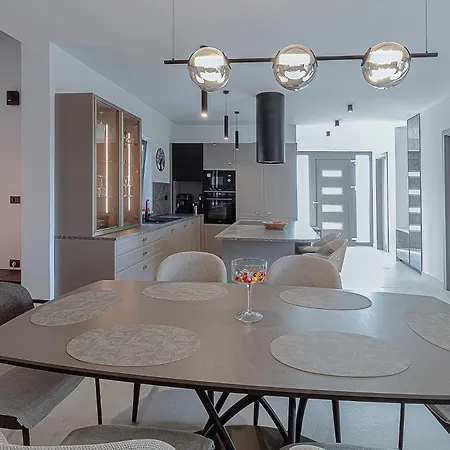 فيلة Magnolia Sorici